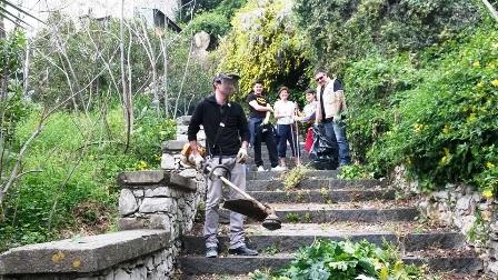 Nella foto i volontari a lavoro